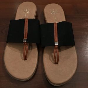 Xoxo flip flop size 8